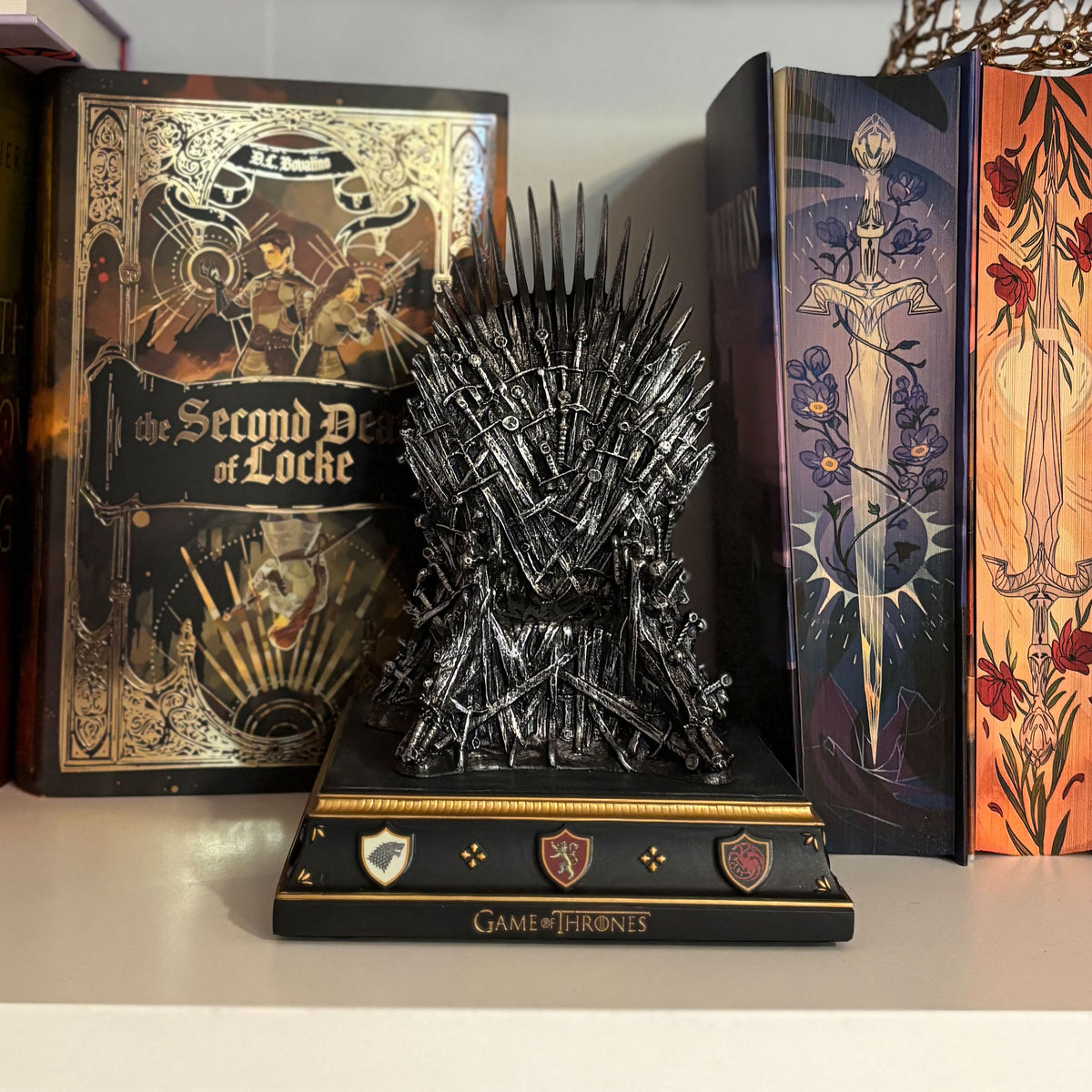 Produktbild Game of Thrones - Eiserner Thron Buchstütze