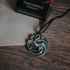 Image produit Game of Thrones - Collier Dragon Blason Targaryen