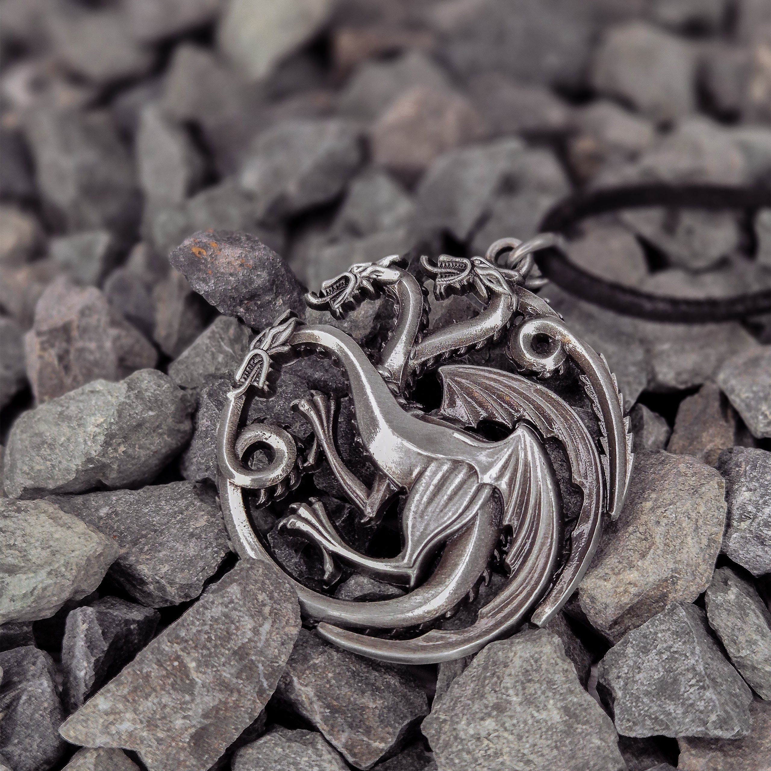Image produit Game of Thrones - Collier Dragon Blason Targaryen