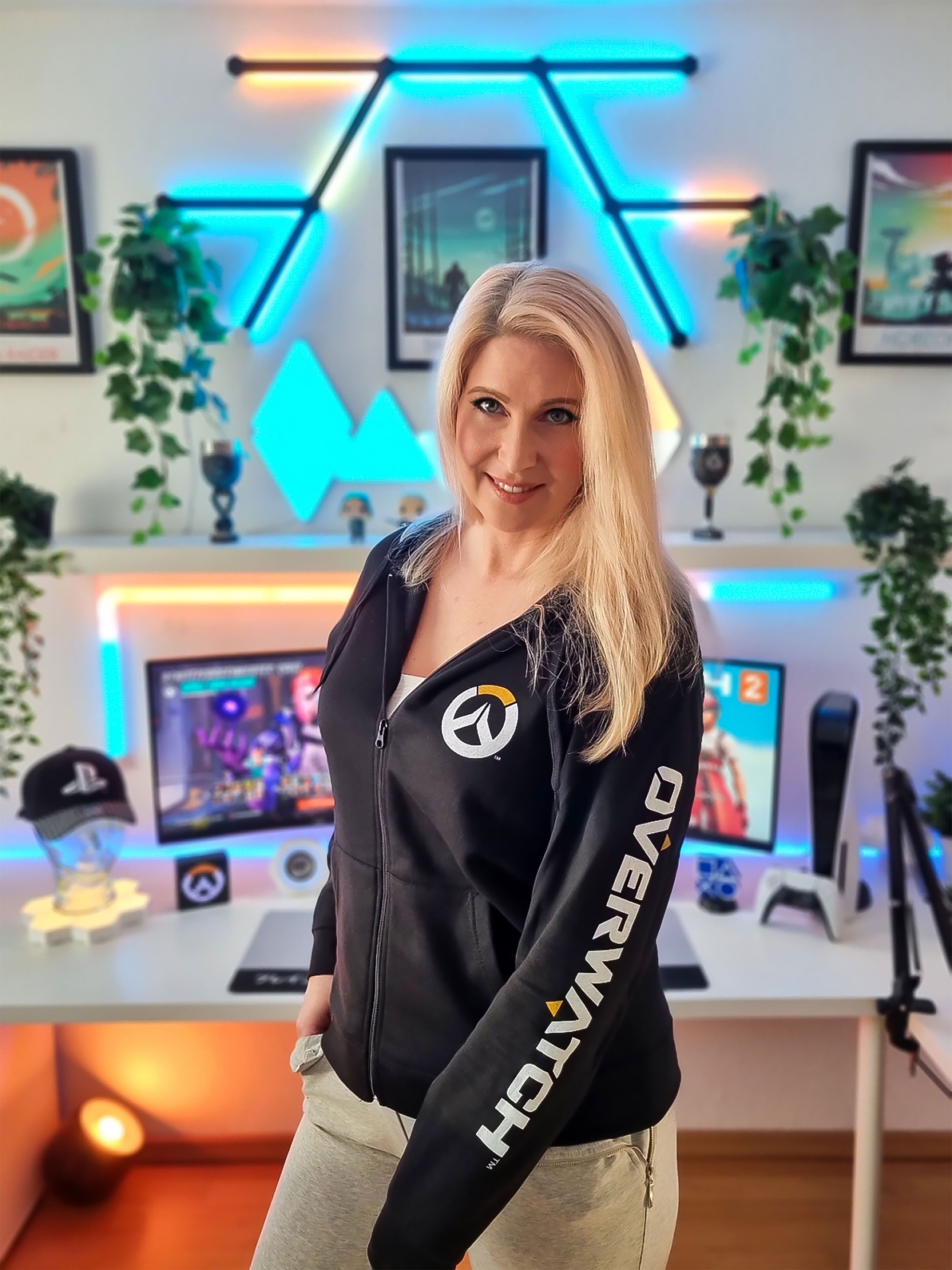 Immagine del prodotto Overwatch - Felpa con cappuccio nera con logo