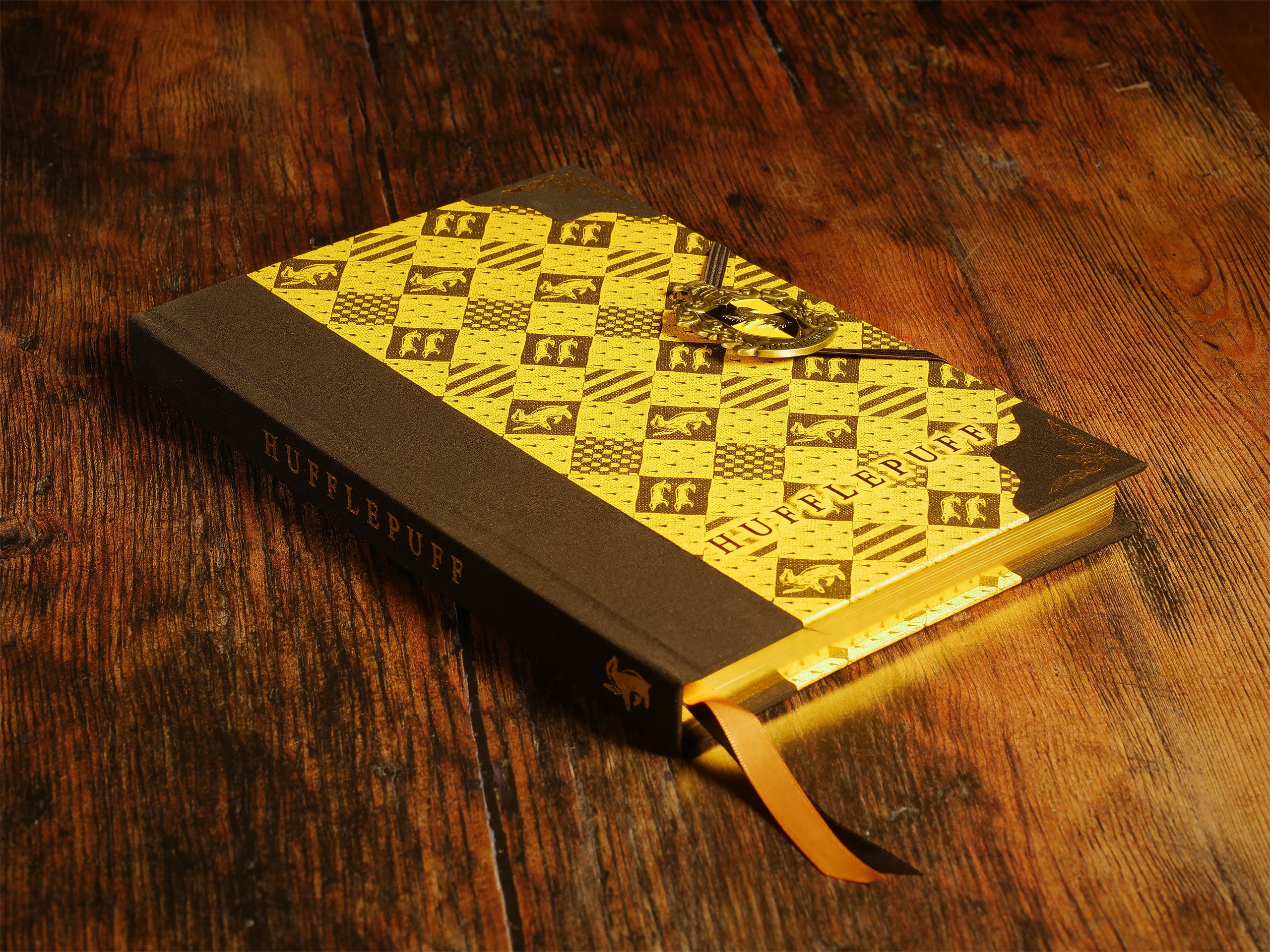 Image produit Harry Potter - Hufflepuff Blason Deluxe Carnet de notes