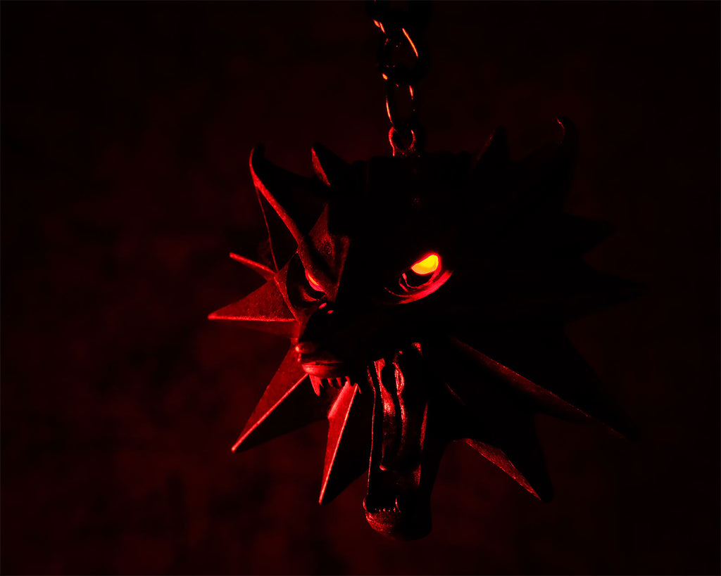 Produktbild Witcher - Wild Hunt Medaillon mit LED Augen