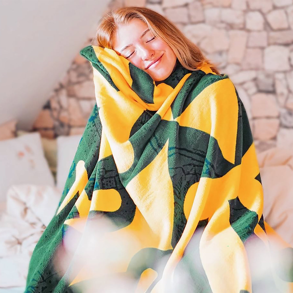 Produktbild Zelda - Hyrule Logo Flauschdecke