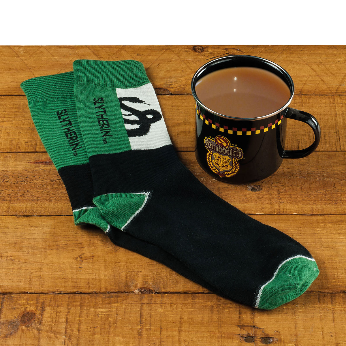Image produit Harry Potter - Chaussettes Quidditch Slytherin et Tasse en Émail