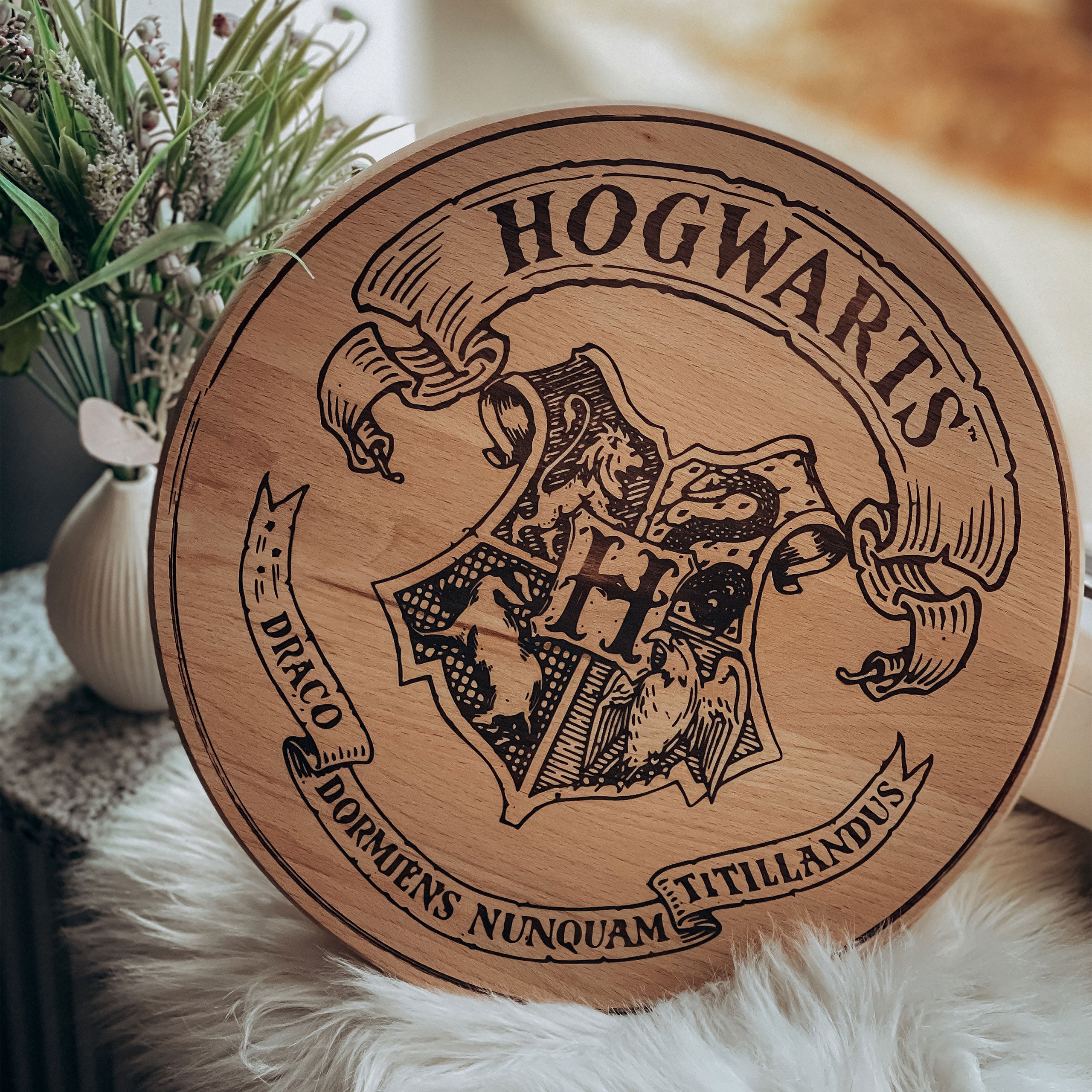 Immagine del prodotto Harry Potter - Tagliere stemma di Hogwarts faggio