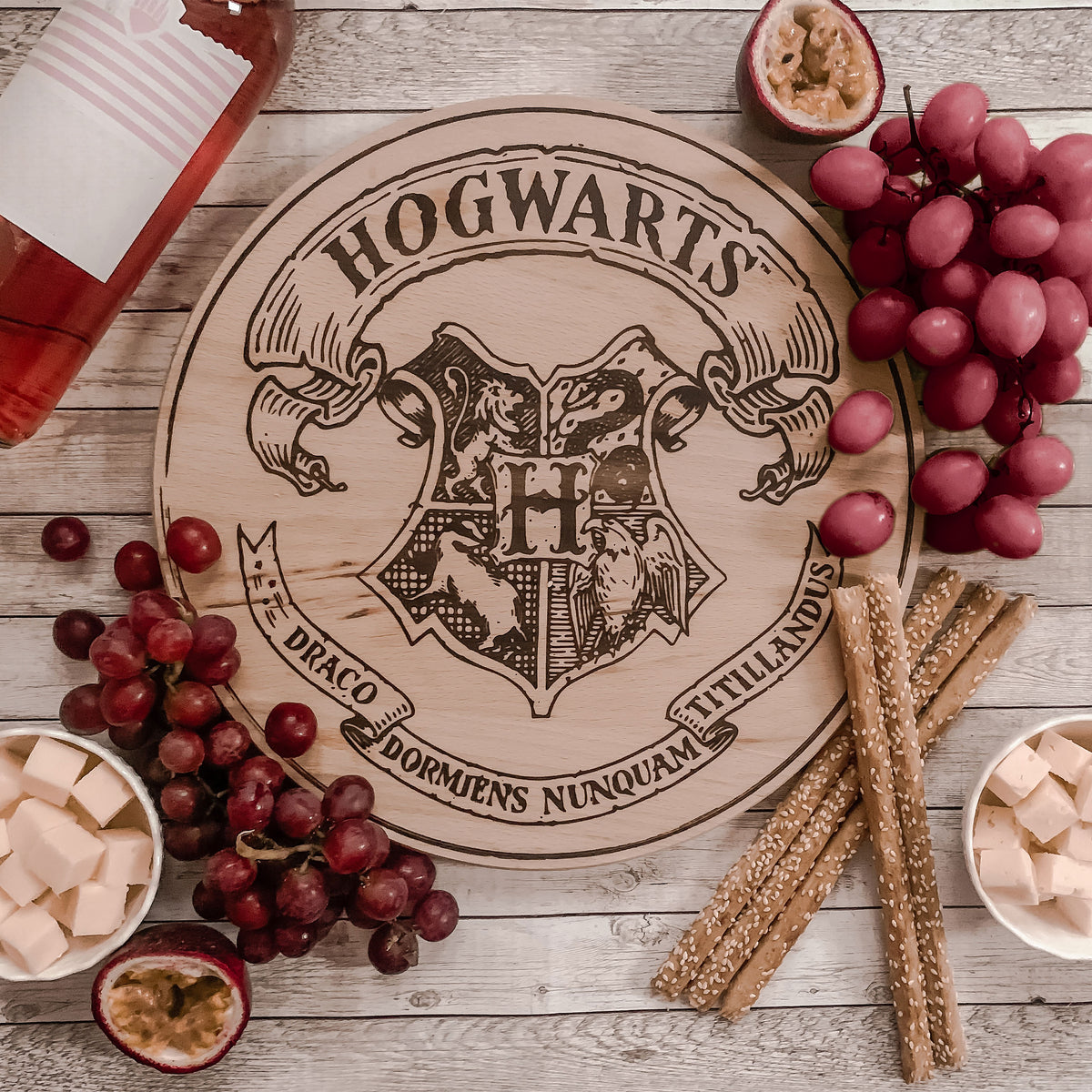 Immagine del prodotto Harry Potter - Tagliere stemma di Hogwarts faggio