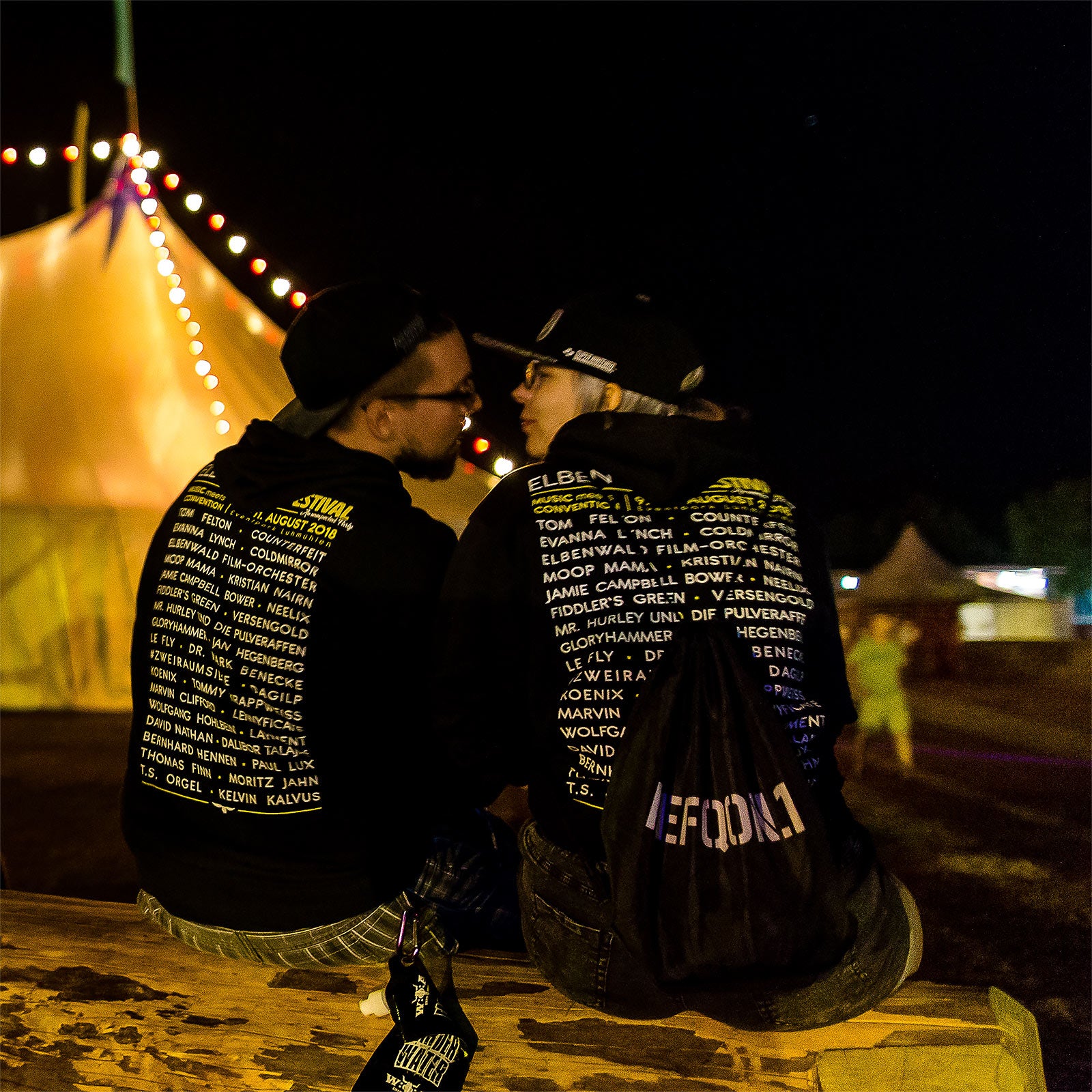 Immagine del prodotto Felpa con cappuccio nera del Festival Elbenwald