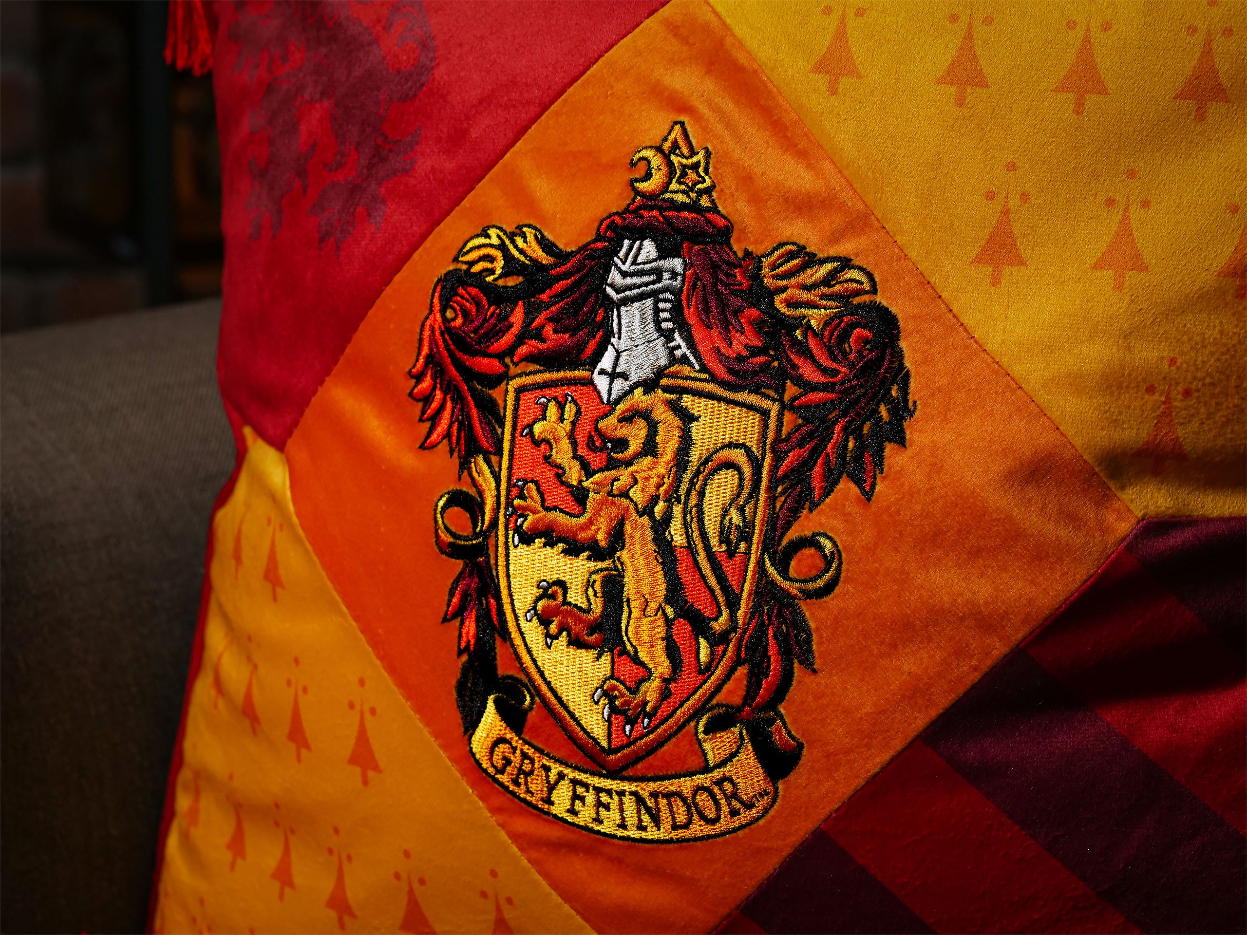 Immagine del prodotto Harry Potter - Cuscino Grifondoro con nappine deluxe