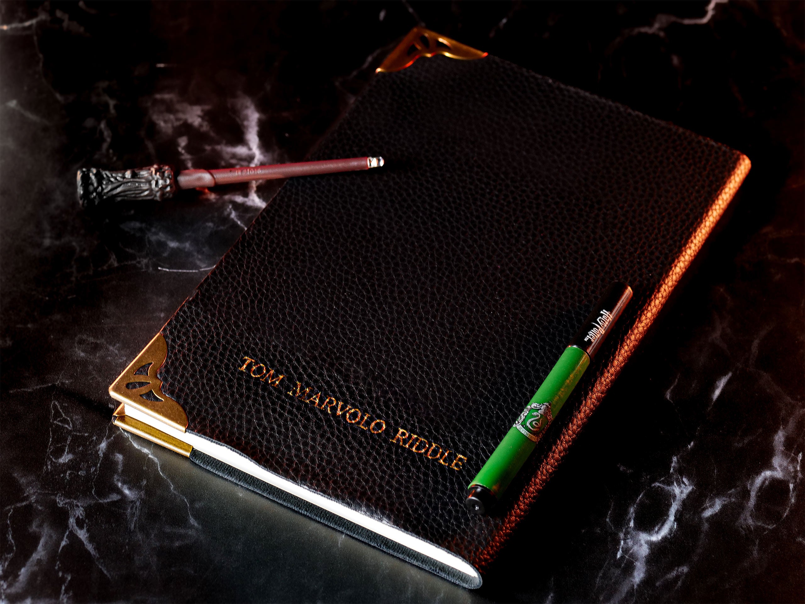 Image produit Le journal de Tom Riddle avec baguette UV et stylo - Harry Potter
