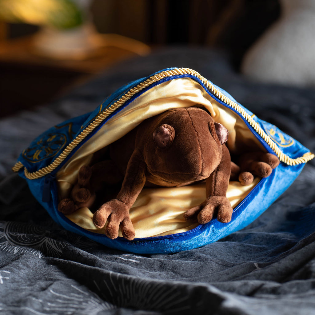 Image produit Harry Potter - Coussin Grenouille en Chocolat avec Figurine en Peluche