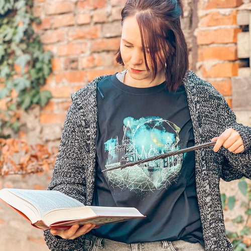Immagine del prodotto Harry Potter - T-shirt nera con schizzo di Hogwarts di notte