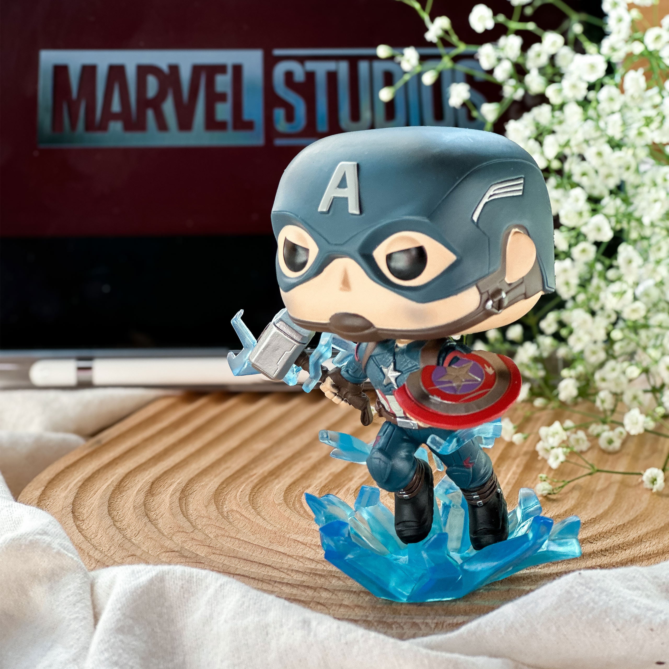 Produktbild Avengers - Captain America Mjölnir & Broken Shield Endgame Funko Pop Wackelkopf-Figur