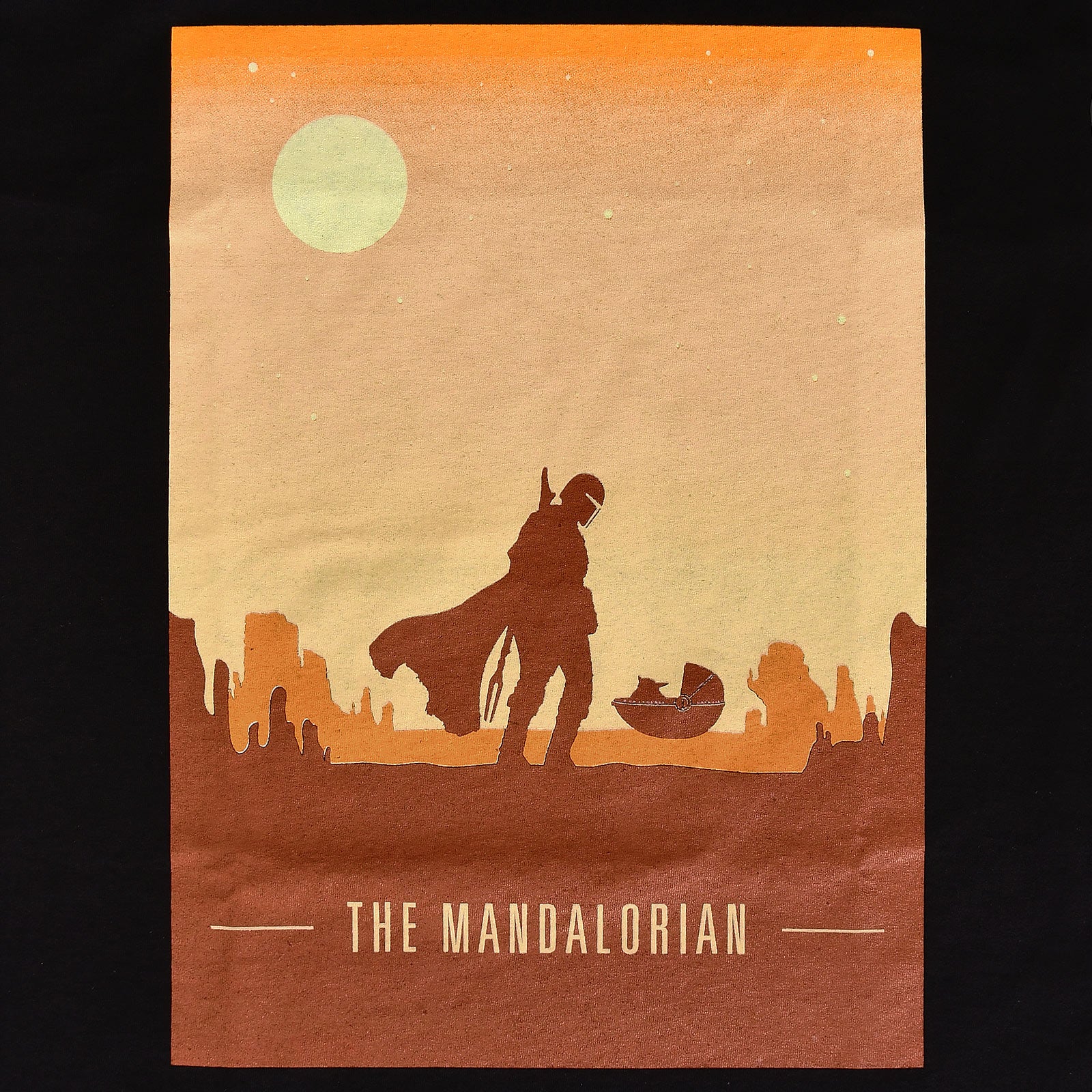 Image produit T-shirt noir rétro The Mandalorian - Star Wars