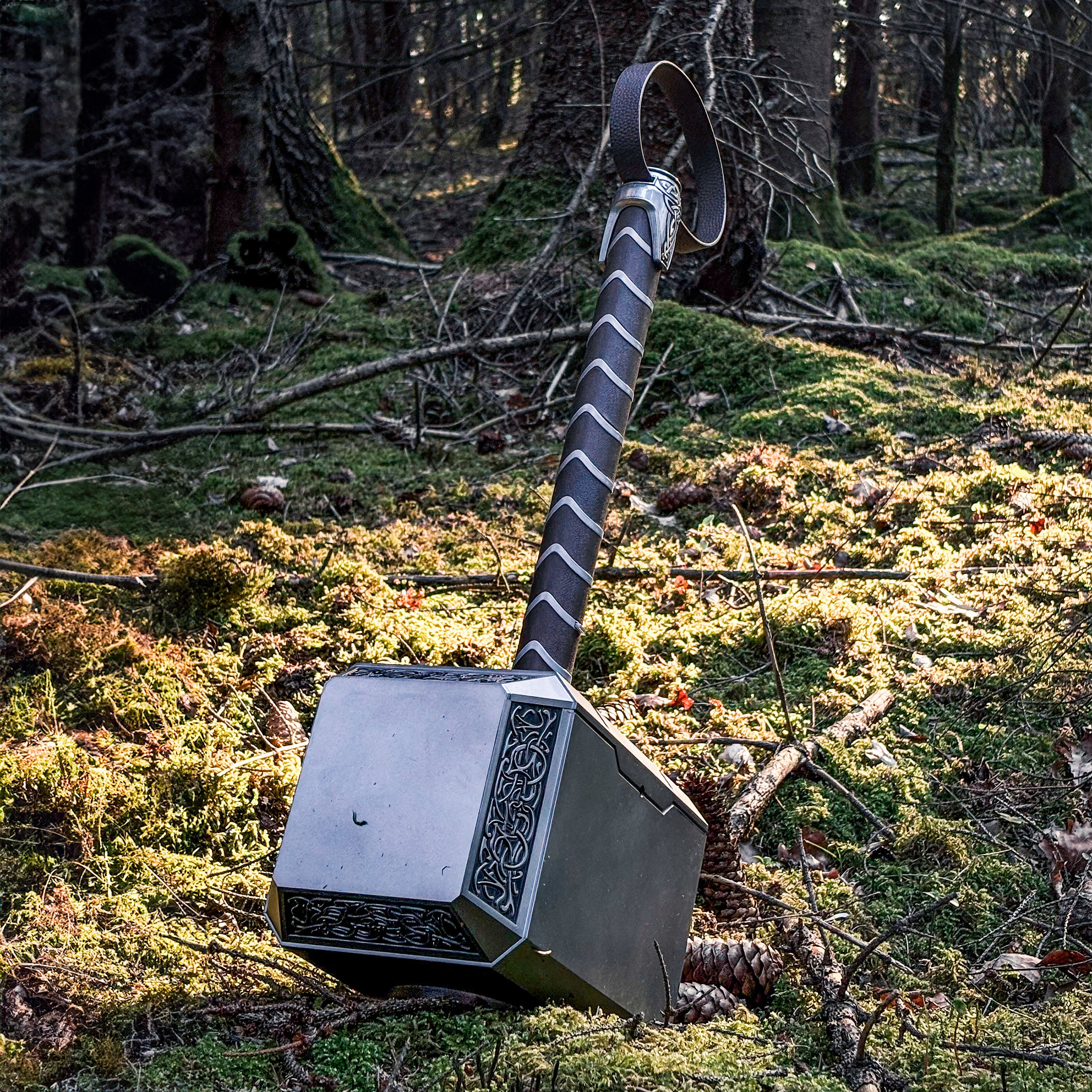 Produktbild Thor - Hammer Mjölnir Replik mit Licht und Sound