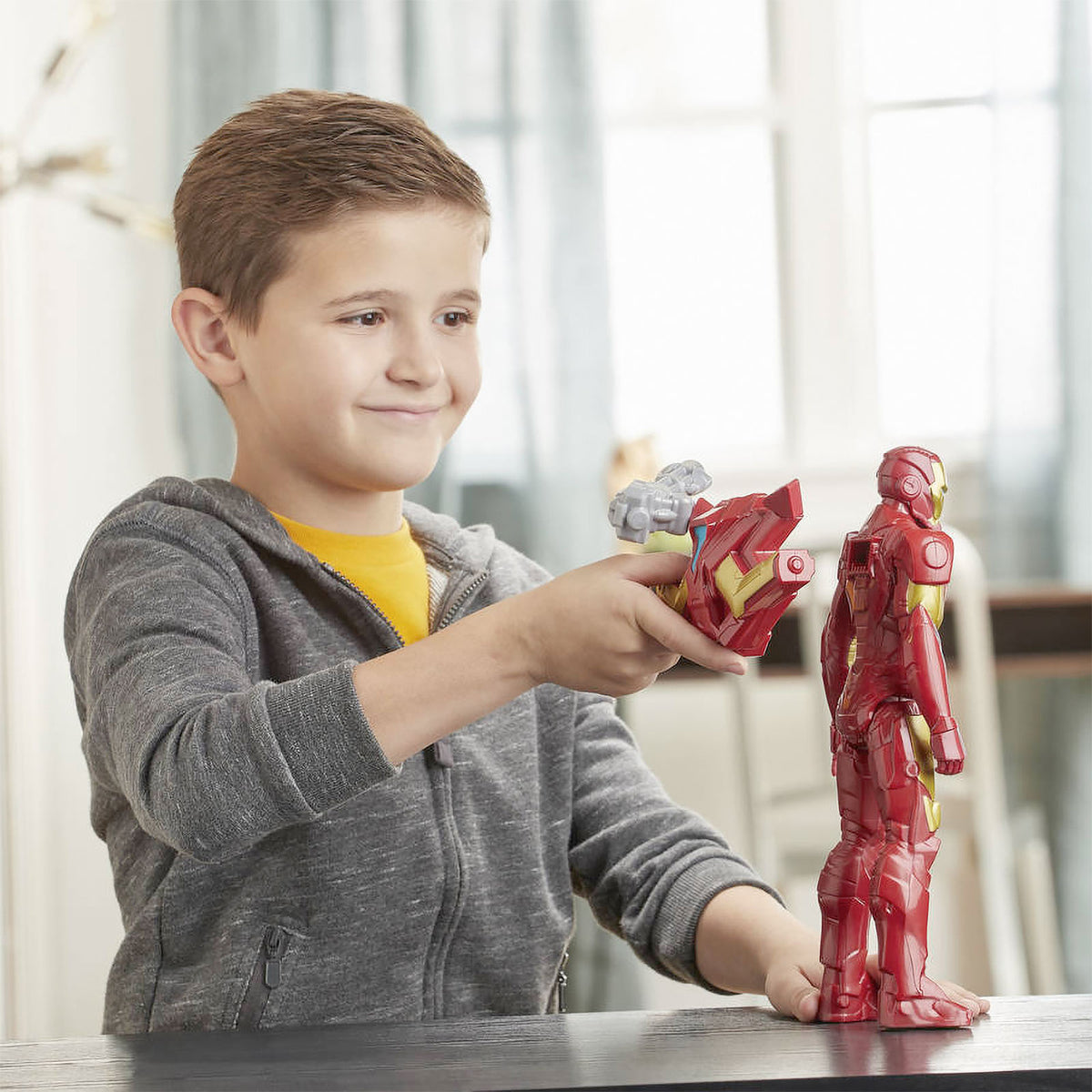 Image produit Avengers - Figurine d'action Iron Man Blast Gear 29 cm