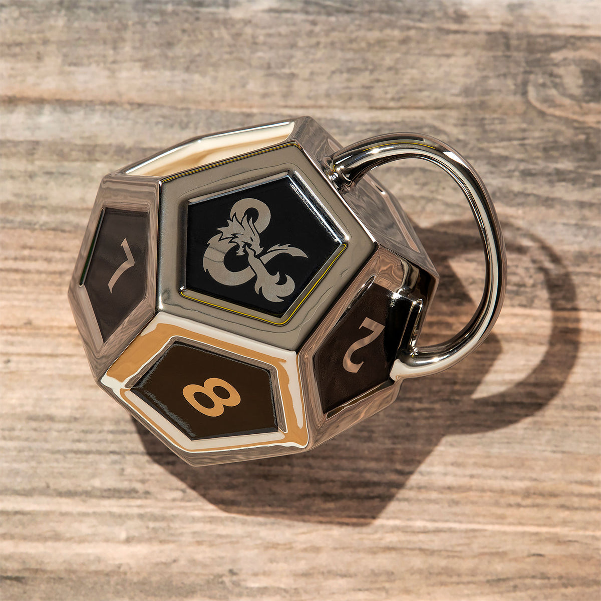 Produktbild Dungeons & Dragons - D12 Würfel Tasse