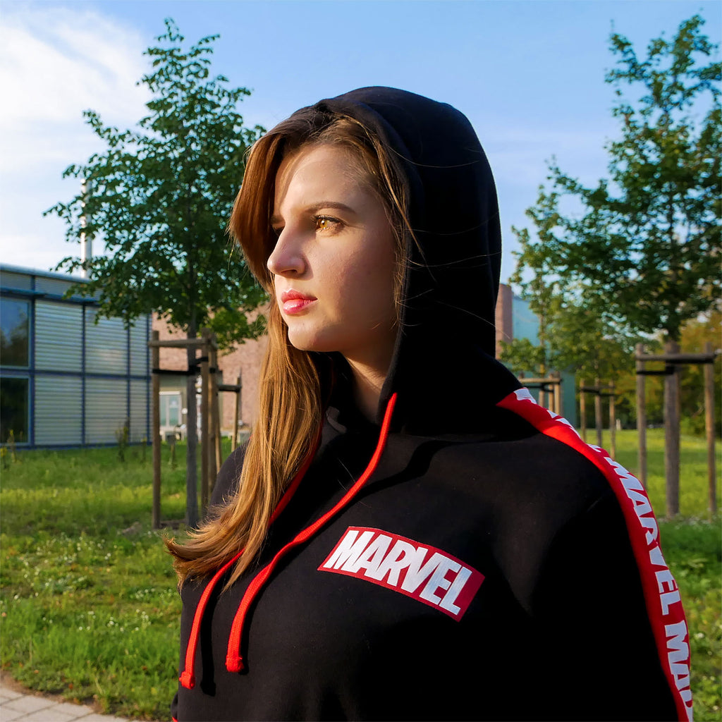 Produktbild Marvel - Logo Hoodie mit Ärmelprint schwarz
