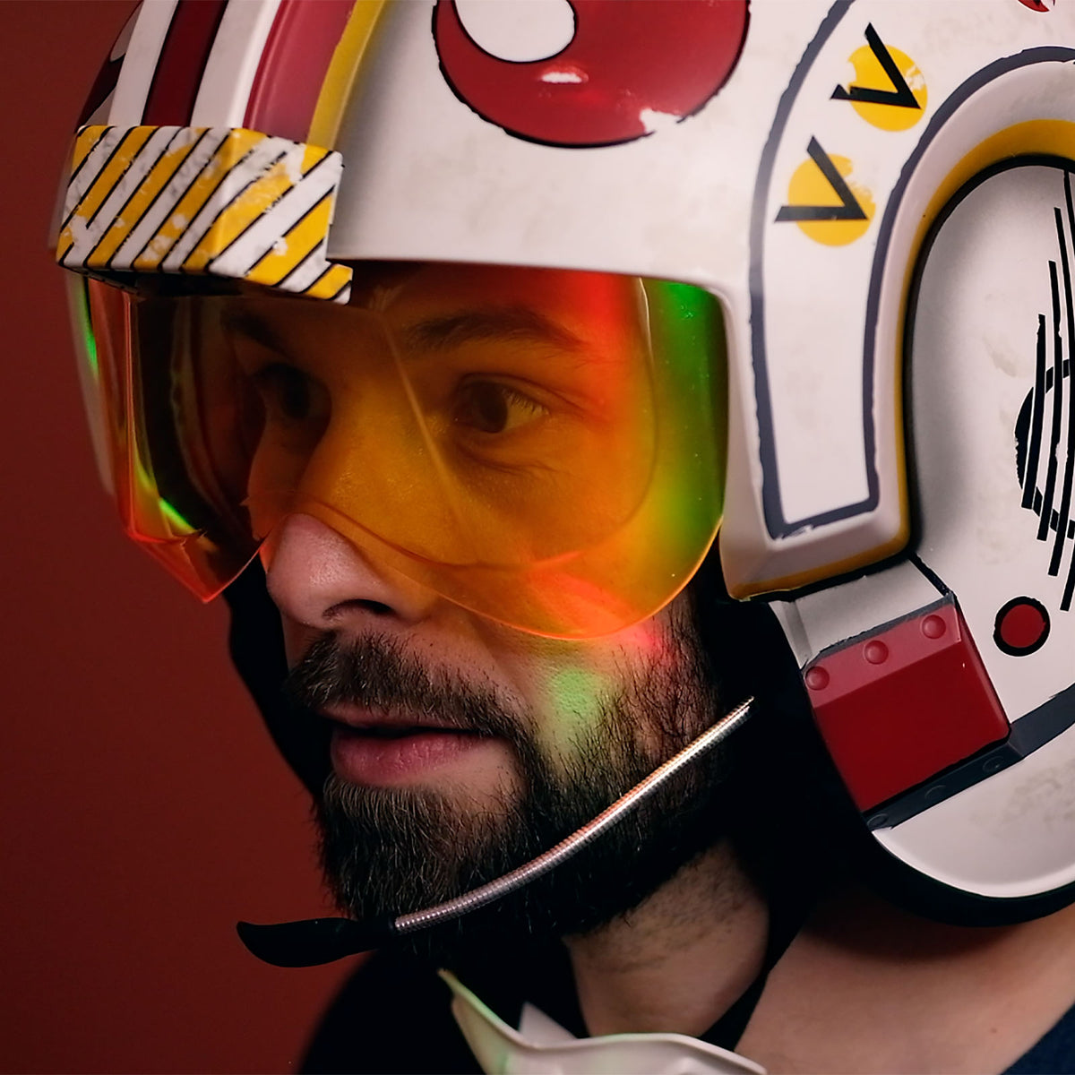 Image produit Star Wars - Réplique du casque de Luke Skywalker avec effets de lumière et de son