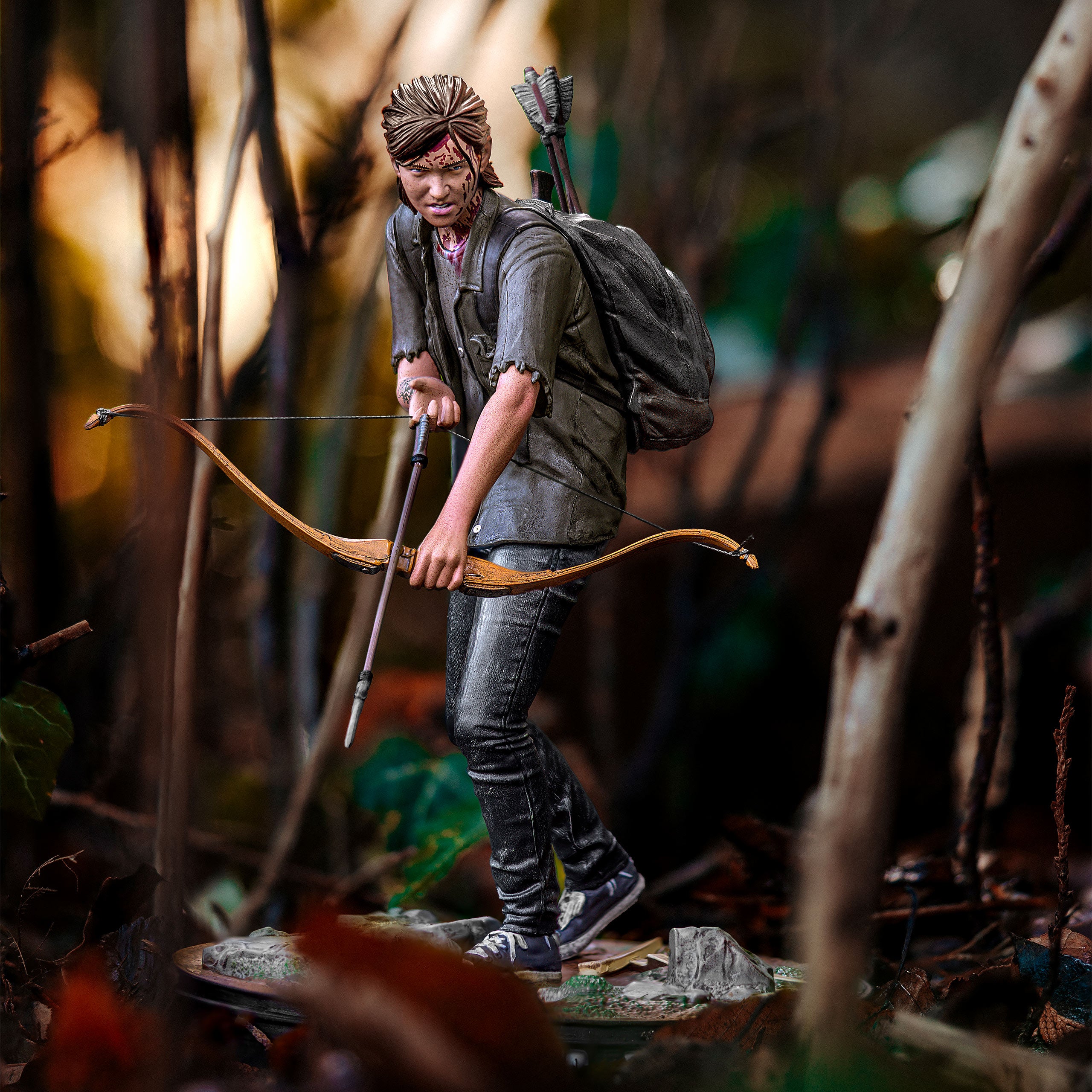 Produktbild The Last of Us - Ellie mit Bogen Statue 21 cm