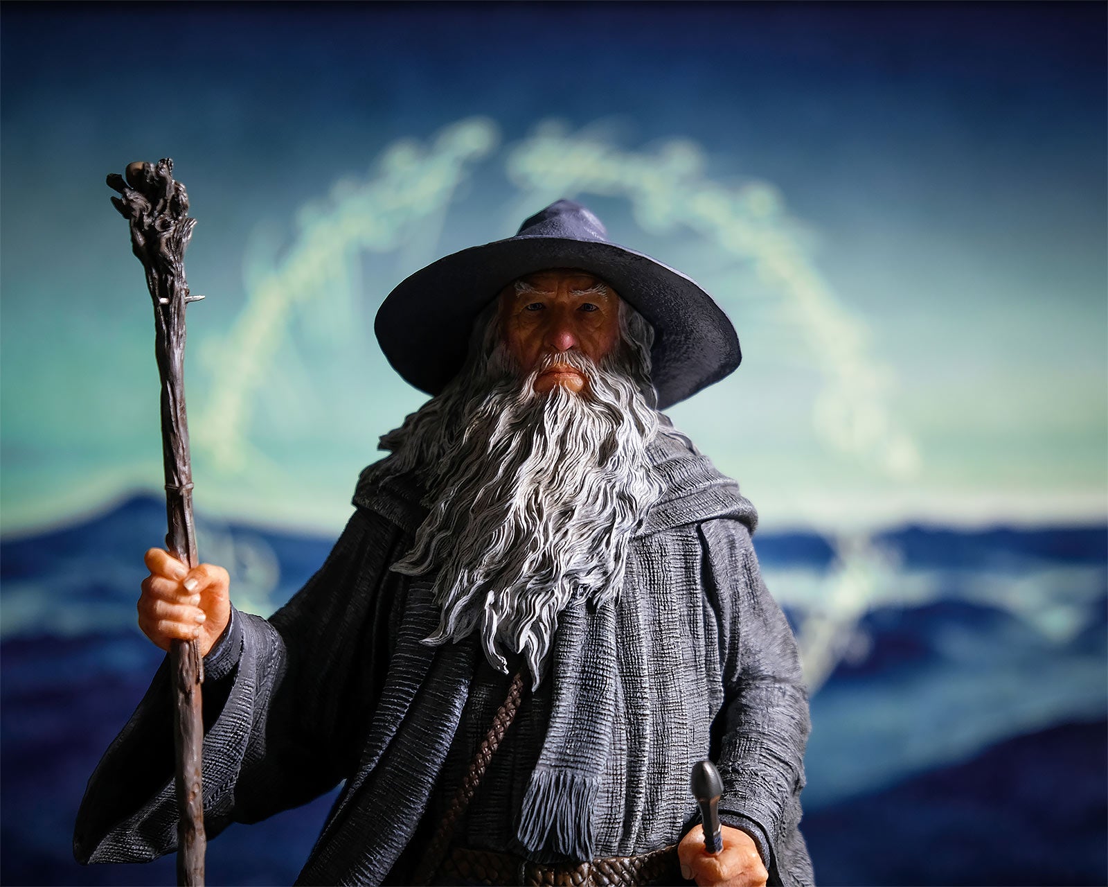 Immagine del prodotto Il Signore degli Anelli - Gandalf il Grigio Classic Series Figura Deluxe 35 cm