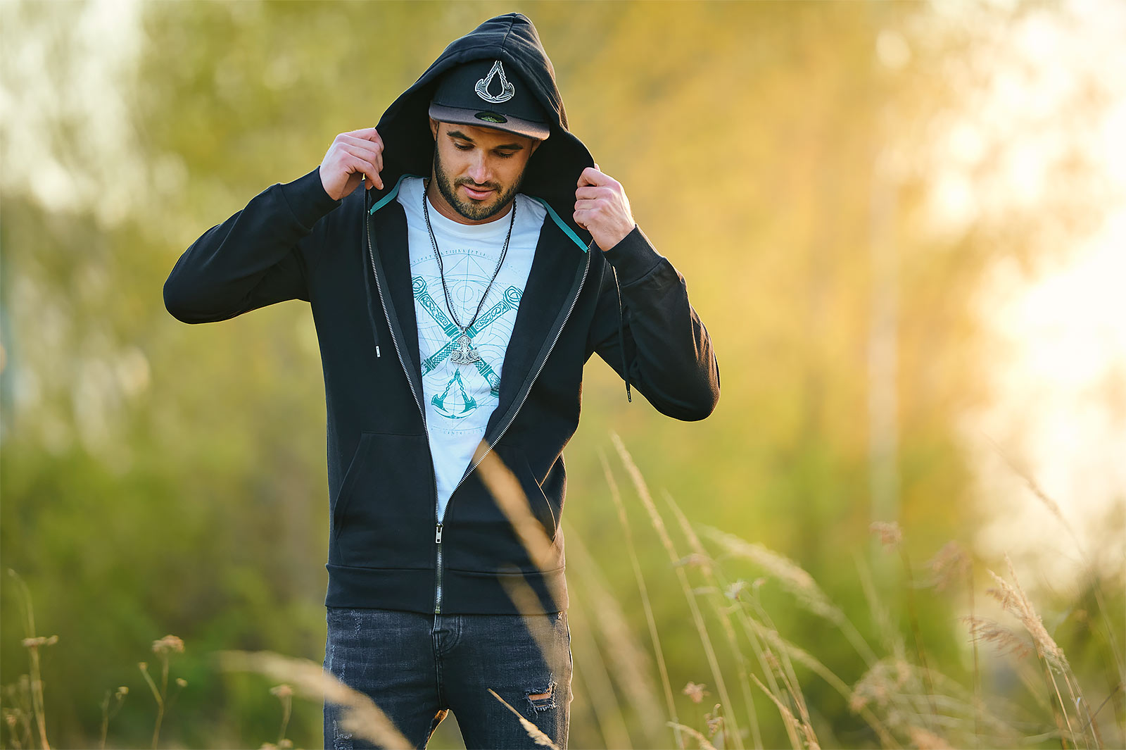 Produktbild Assassin's Creed - Valhalla Crossaxe T-Shirt weiß