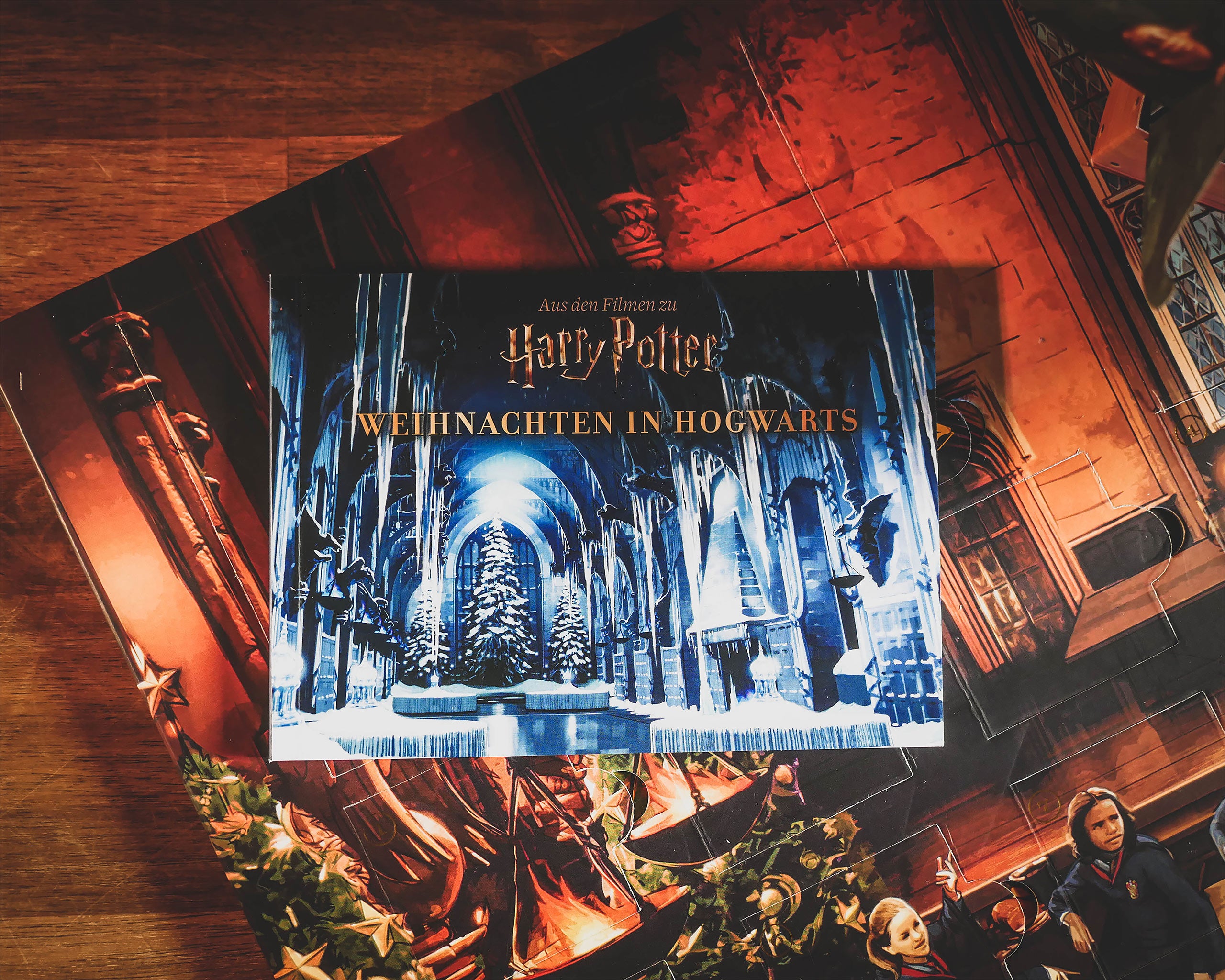 Produktbild Harry Potter - Weihnachten in Hogwarts - Das große Adventskalenderbuch