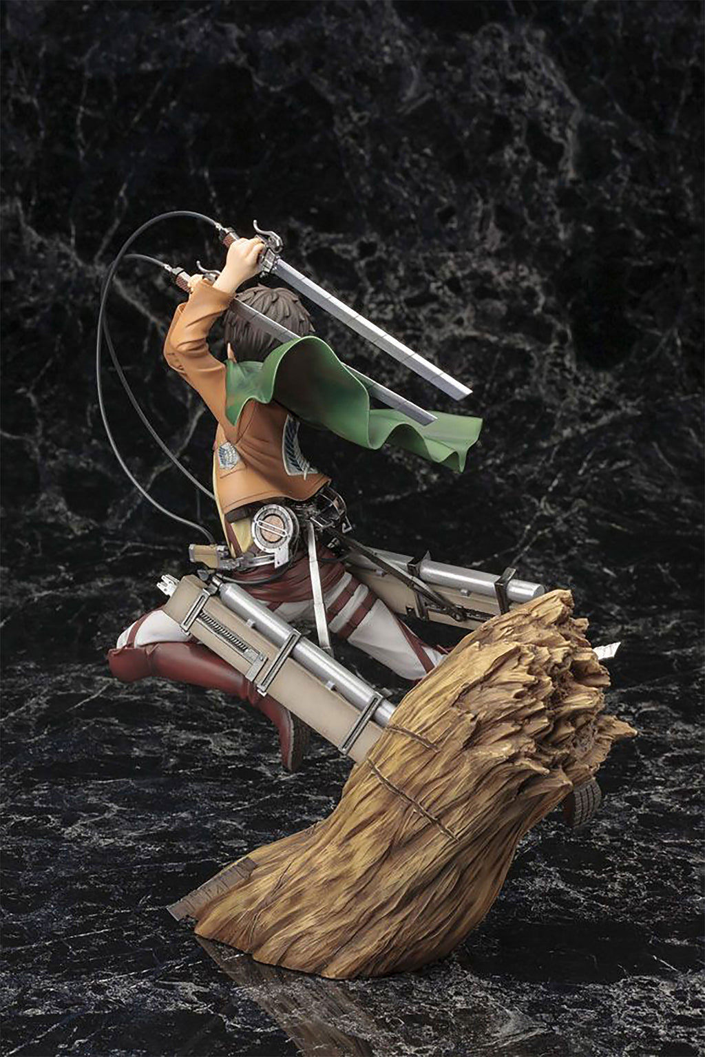 Image produit Attack on Titan - Figurine Eren Jaeger 26cm