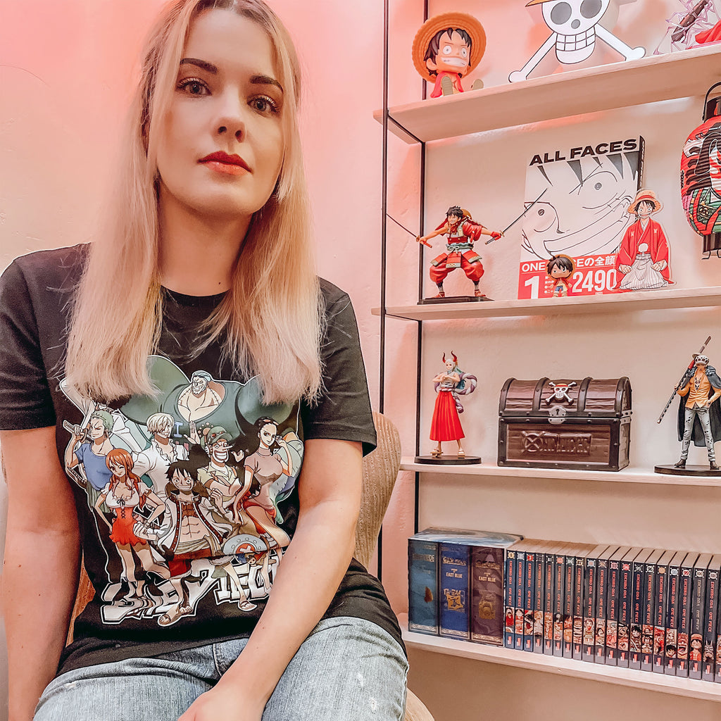 Image produit One Piece - Ruffy avec T-shirt noir de l'équipage du Chapeau de paille