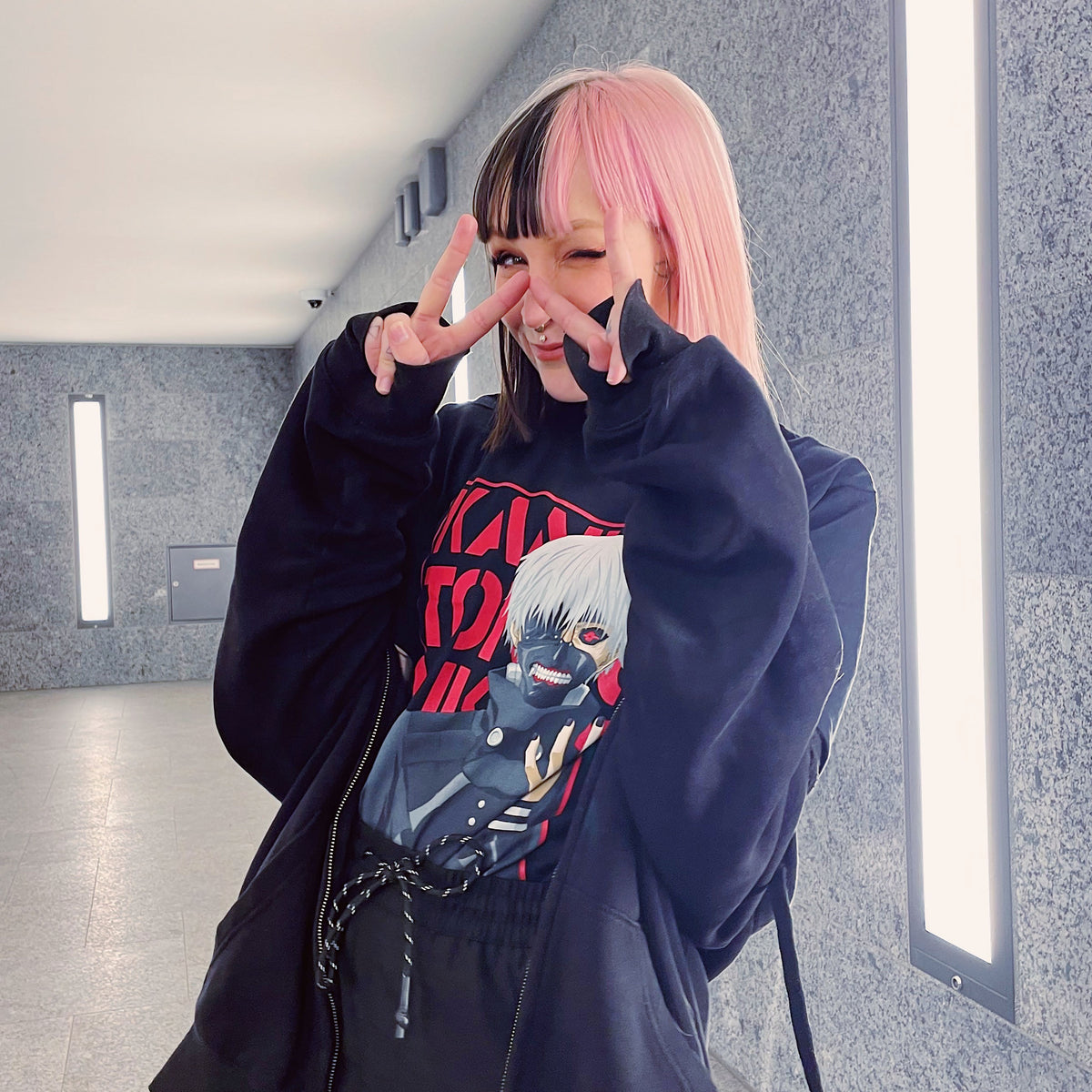 Image produit Tokyo Ghoul - T-shirt noir prêt de Kaneki