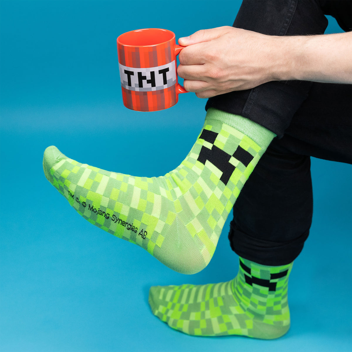 Produktbild Minecraft - Creeper Socken und TNT Tasse Set