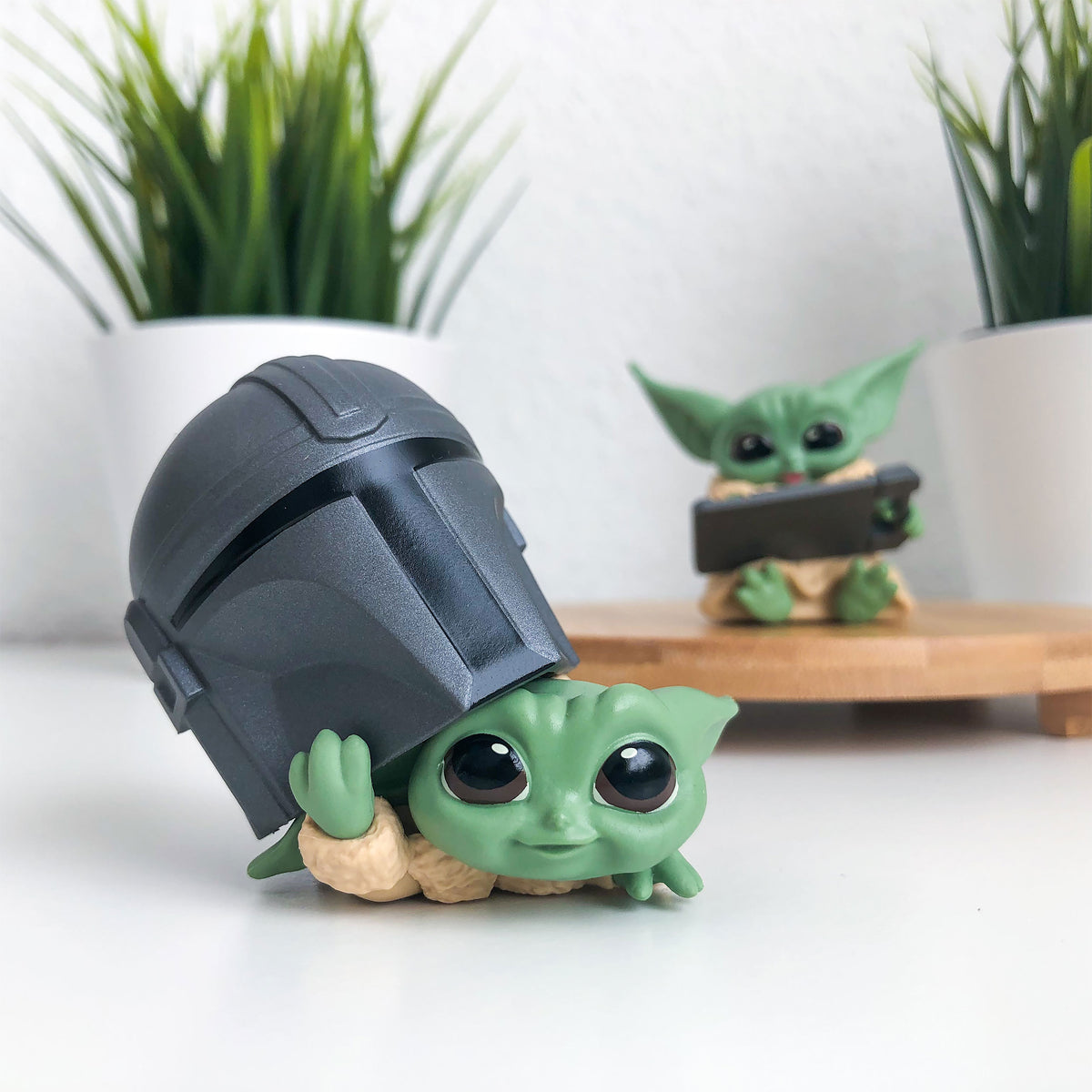 Image produit Grogu avec casque et tablette Mini ensemble de figurines - Star Wars The Mandalorian