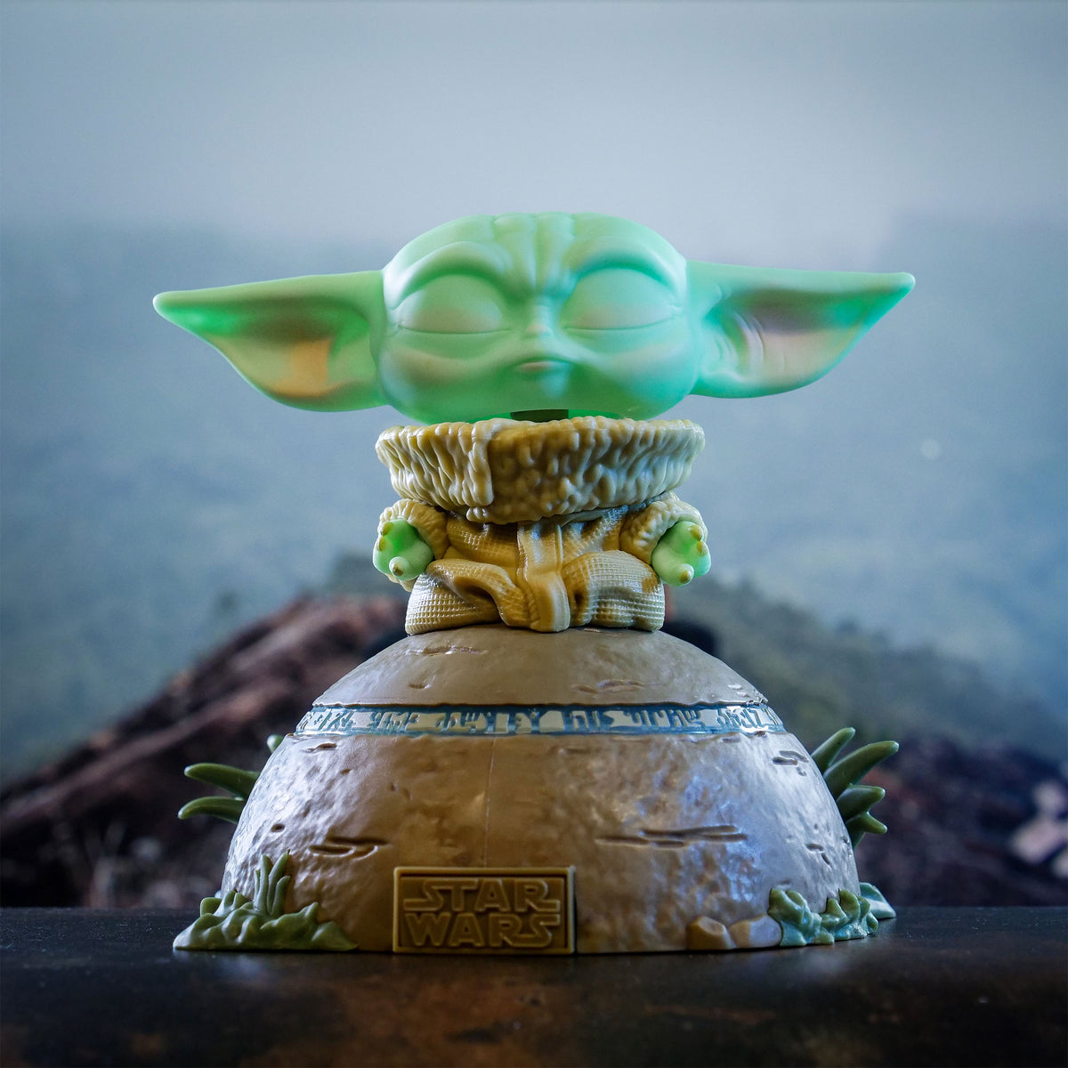 Image produit Figurine Funko Pop Grogu Utilisant la Force avec Effets de Lumière et de Son - Star Wars The Mandalorian