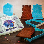 Immagine del prodotto Doctor Who - Tardis e Dalek Scatola per biscotti con stampini e grembiule