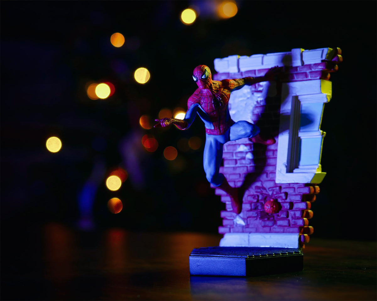 Produktbild Marvel - Spider-Man Diorama Maßstab 1:16