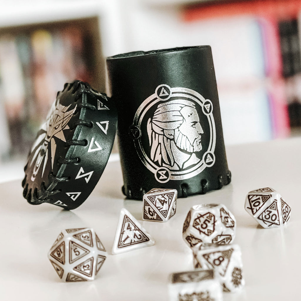 Image produit Witcher - Gobelet à dés RPG Geralt noir
