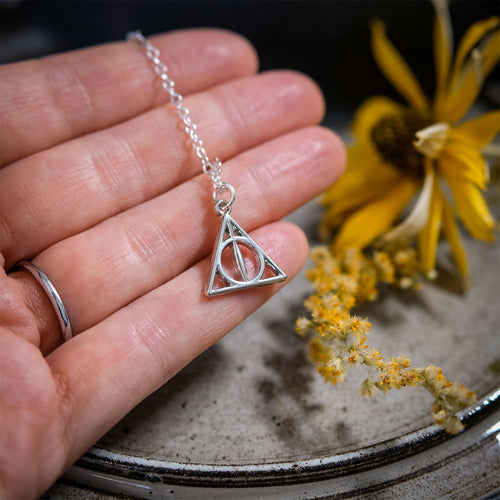 Immagine del prodotto Harry Potter - Pendente dei Doni della Morte con catena