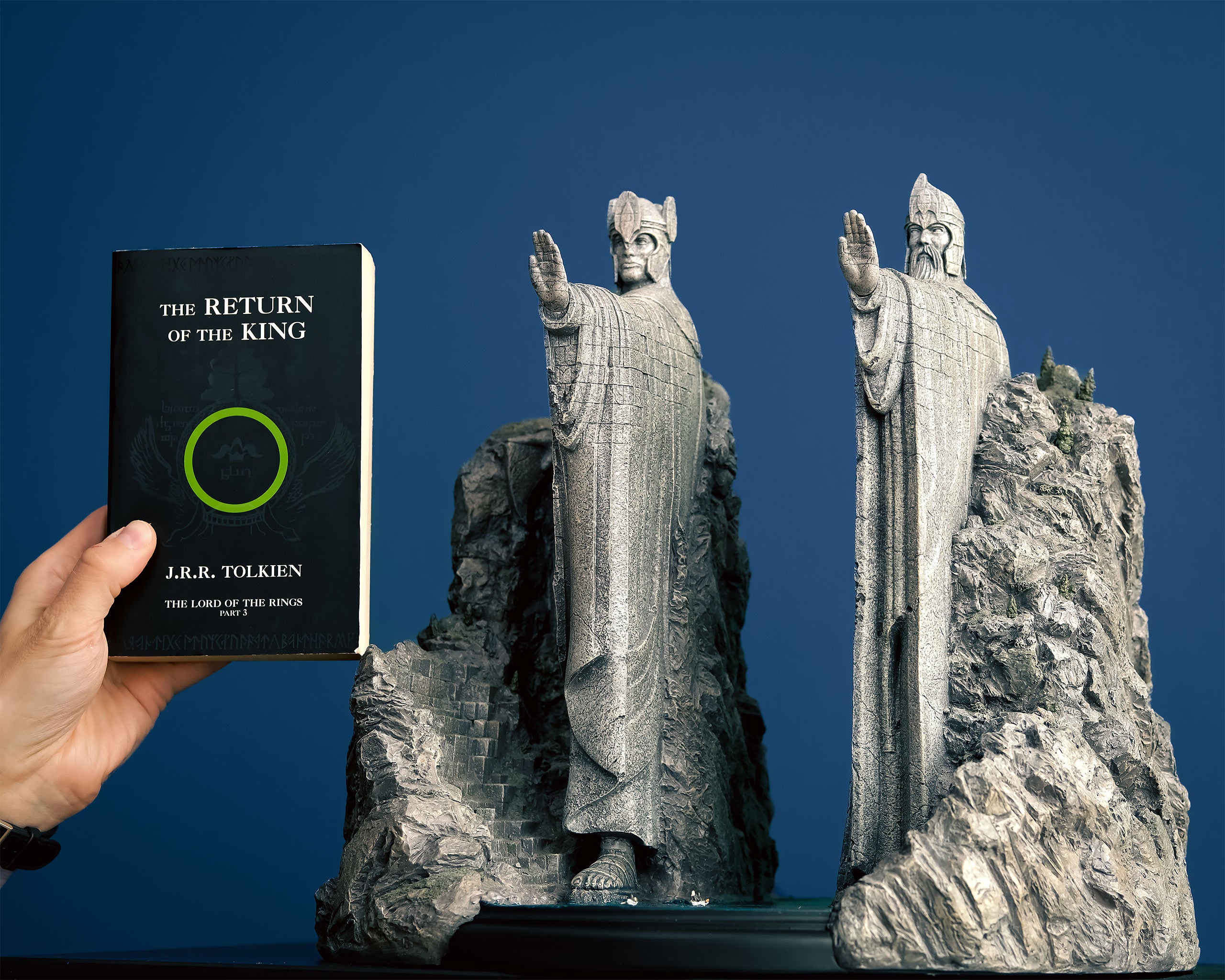 Image produit Le Seigneur des Anneaux - Figurine d'Environnement Argonath Deluxe 34 cm