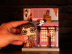Produktbild Harry Potter und Eeylops Eulenkaufhaus Funko Pop Figur mit Diorama