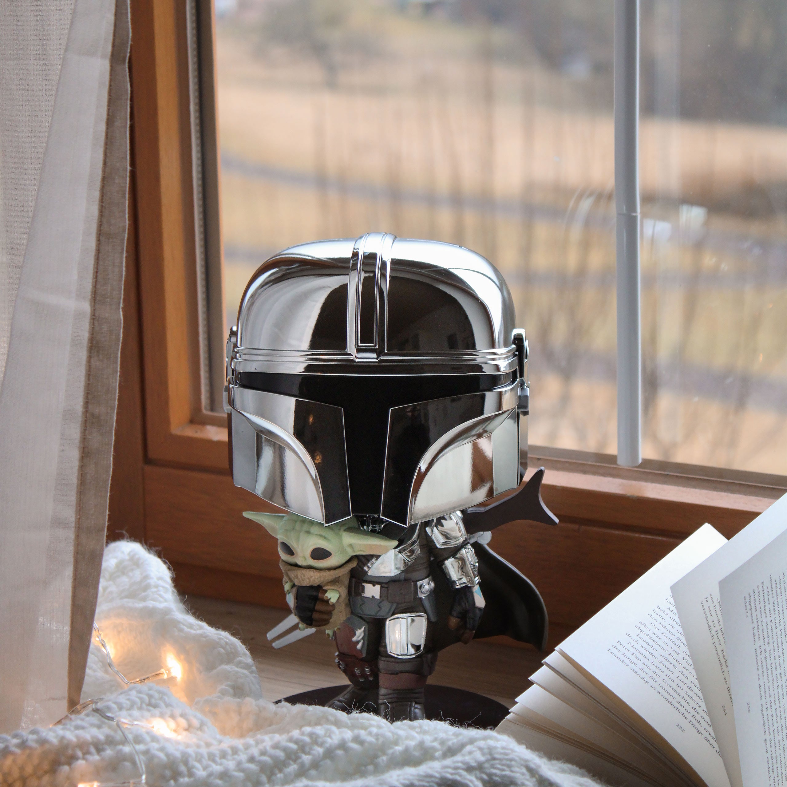 Image produit Mandalorian Chrome Funko Pop Figurine à tête branlante 26 cm - Star Wars