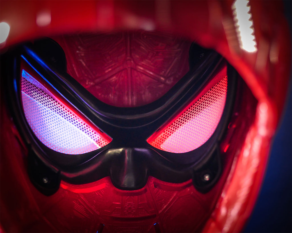 Produktbild Spider-Man - Iron Spider Helm Replik mit Lichteffekten
