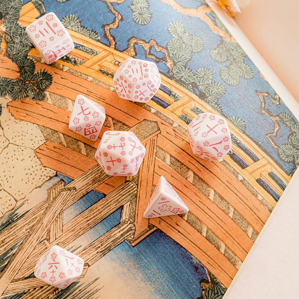 Image produit Japonais - Pétales de cerisier RPG Set de dés 7pcs
