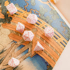 Image produit Japonais - Pétales de cerisier RPG Set de dés 7pcs