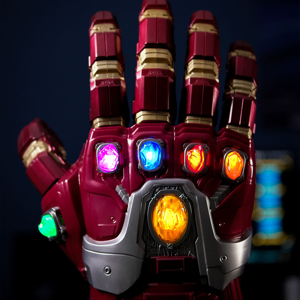 Produktbild Avengers Endgame - Iron Man Gauntlet mit Licht und Sound