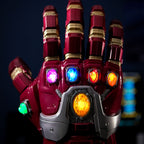Produktbild Avengers Endgame - Iron Man Gauntlet mit Licht und Sound