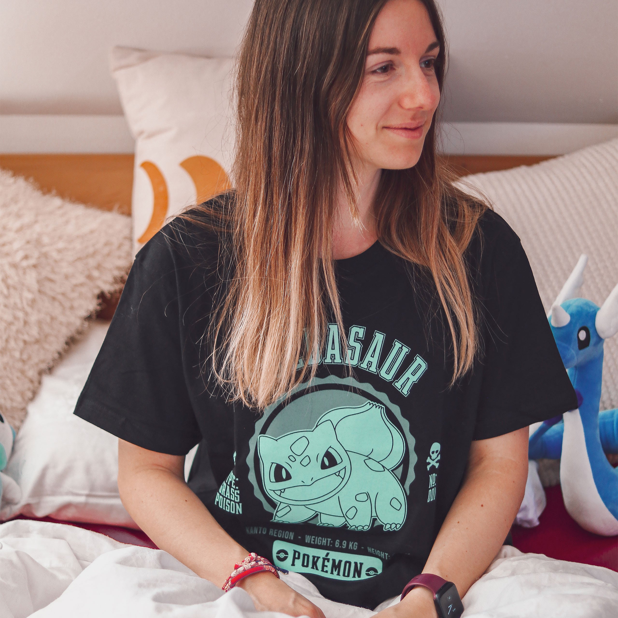 Produktbild Pokemon - Bisasam College T-Shirt schwarz