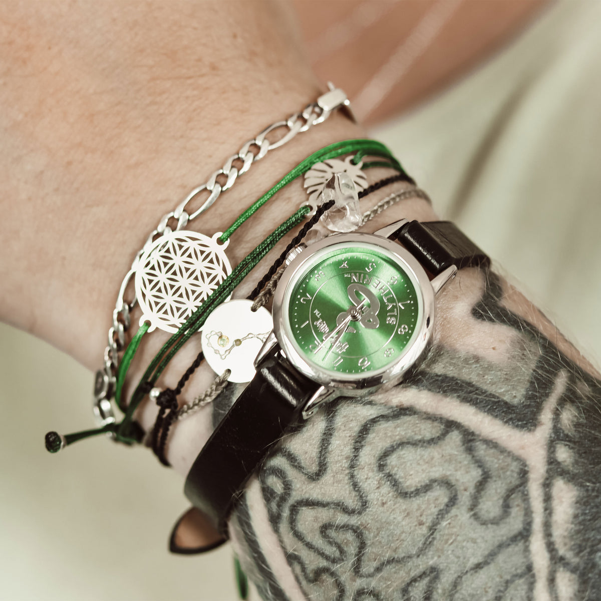 Product image Harry Potter - Slytherin Crest Animal Wristwatch