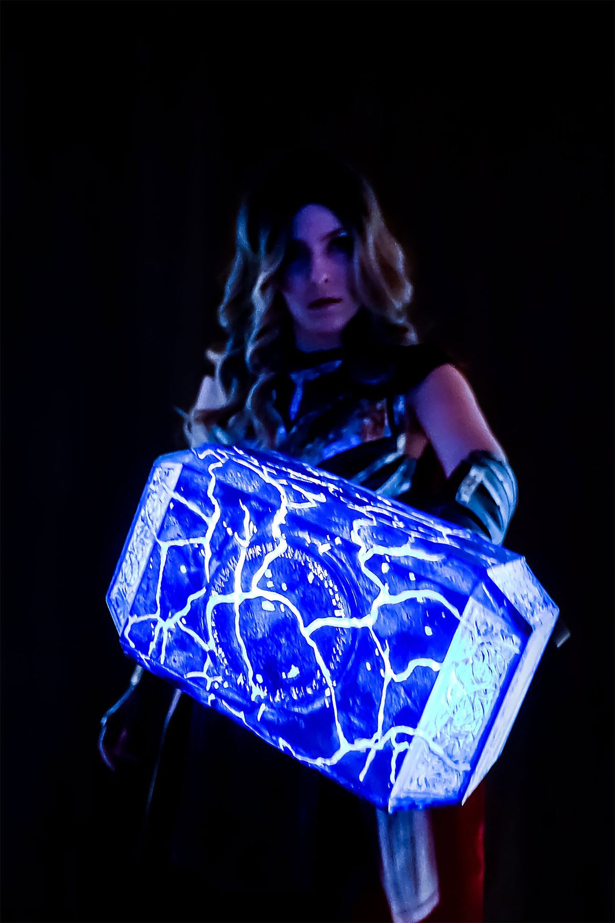 Immagine del prodotto Thor - Replica premium del martello Mjolnir con luci e suoni