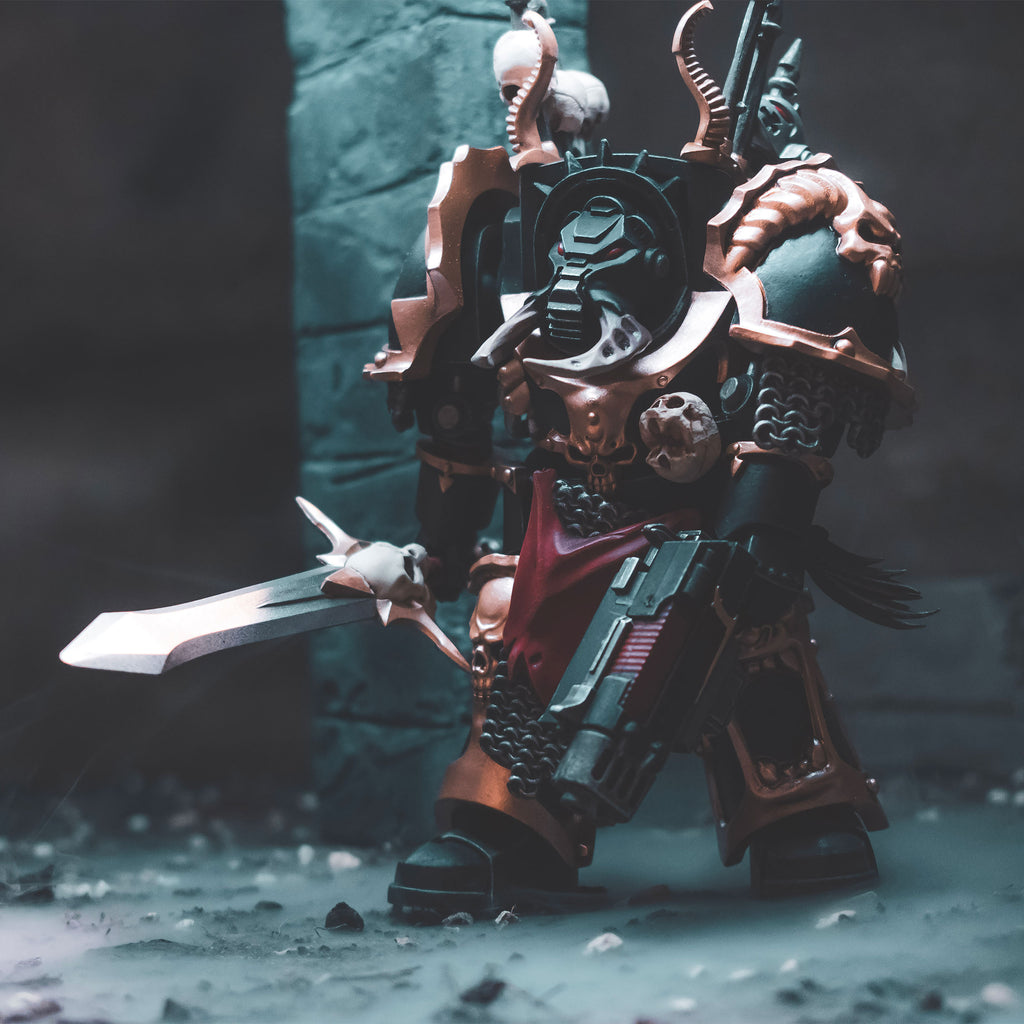 Produktbild Warhammer 40k - Black Legion Brother Gnarl Actionfigur
