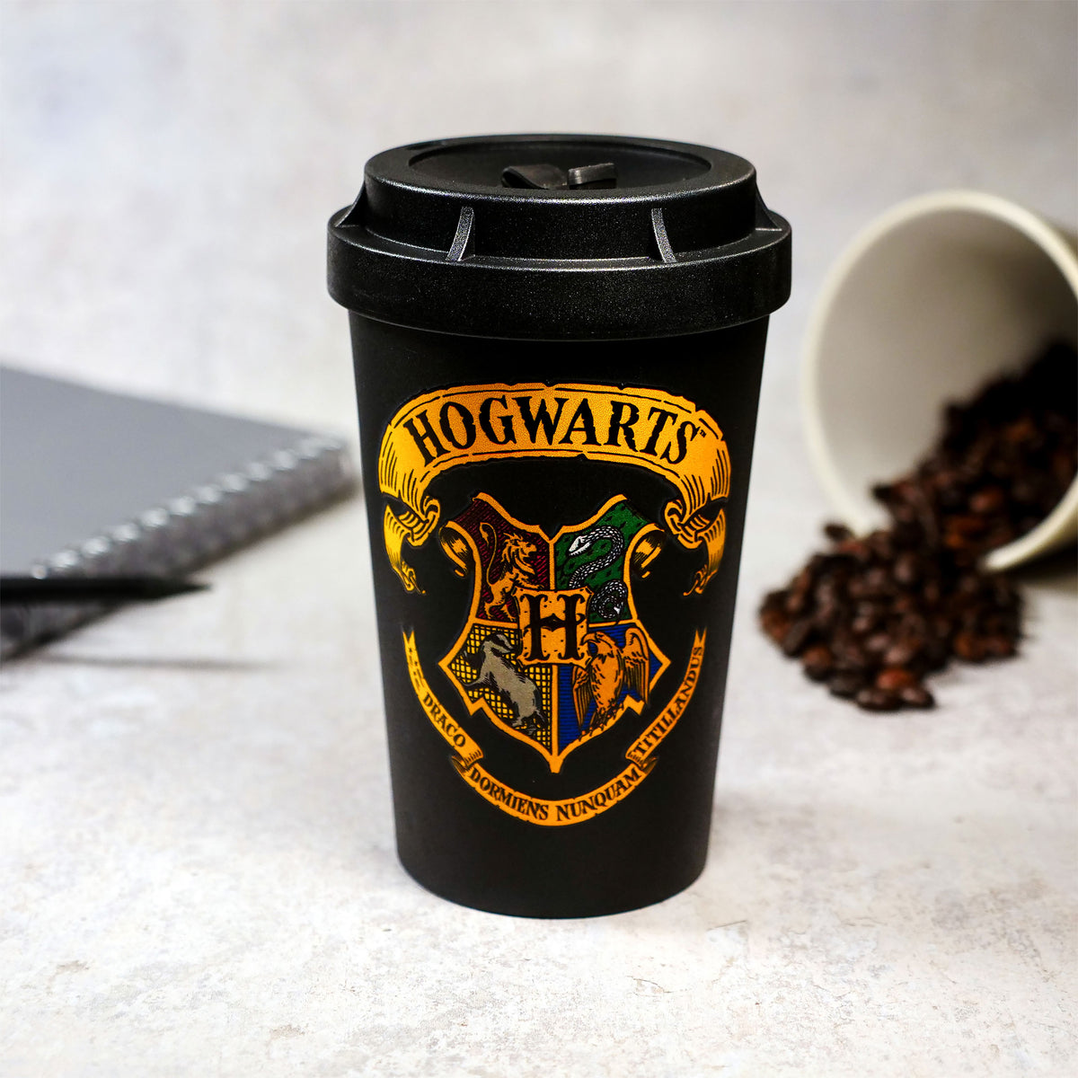 Immagine del prodotto Bicchiere Portatile con lo Stemma di Hogwarts - Harry Potter
