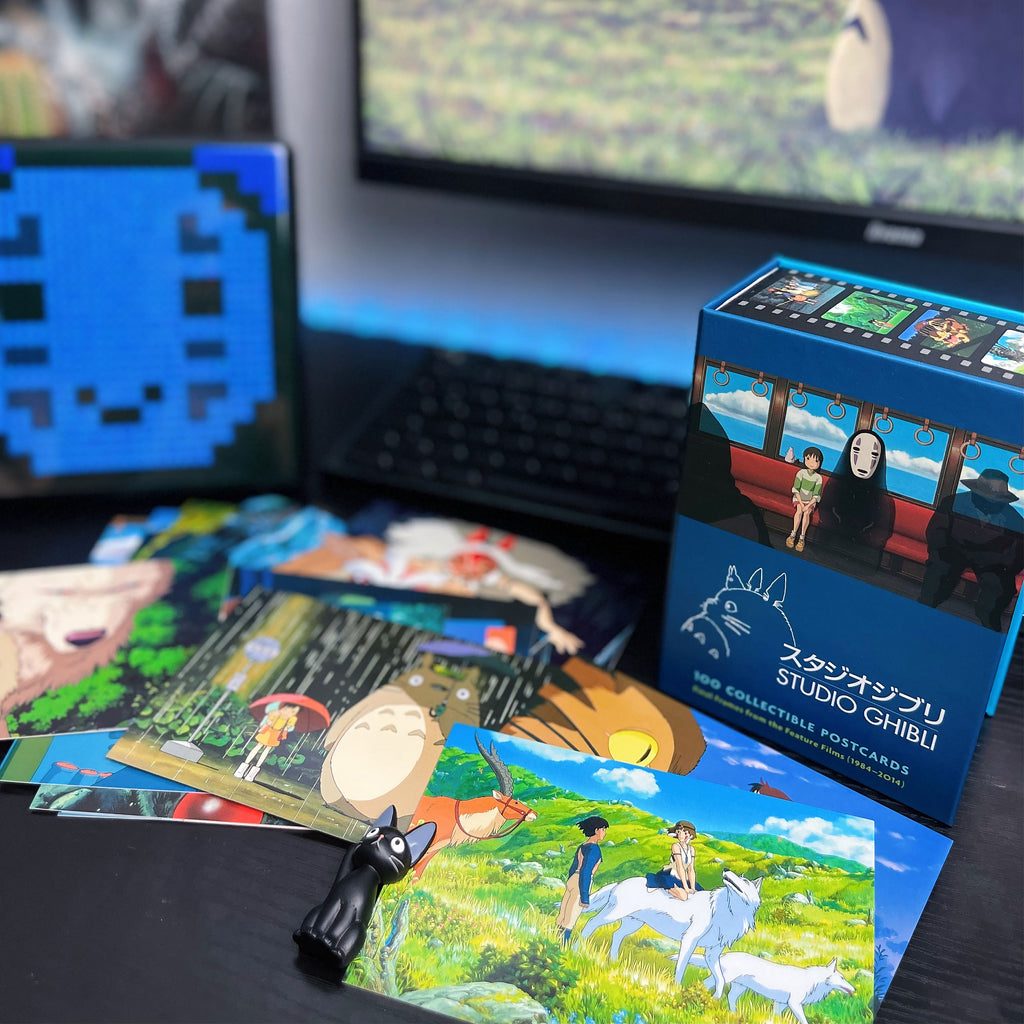 Image produit Studio Ghibli - 100 Cartes Postales dans une Boîte Cadeau